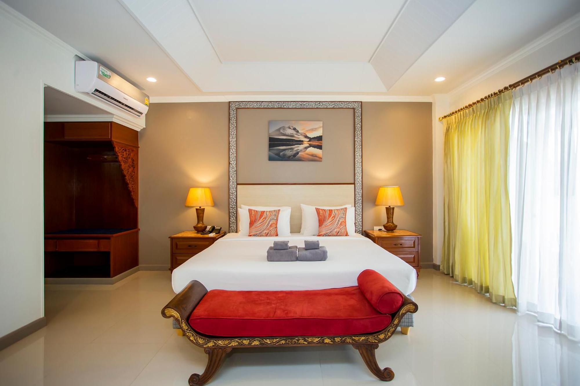 Sabai Wing Hotel 4*