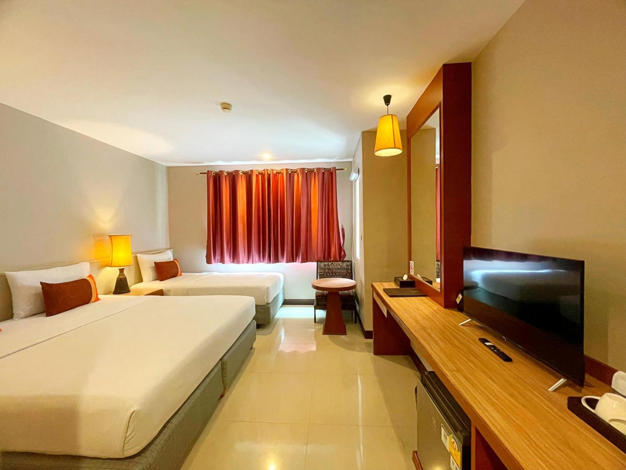 Sabai Wing Hotel 4*
