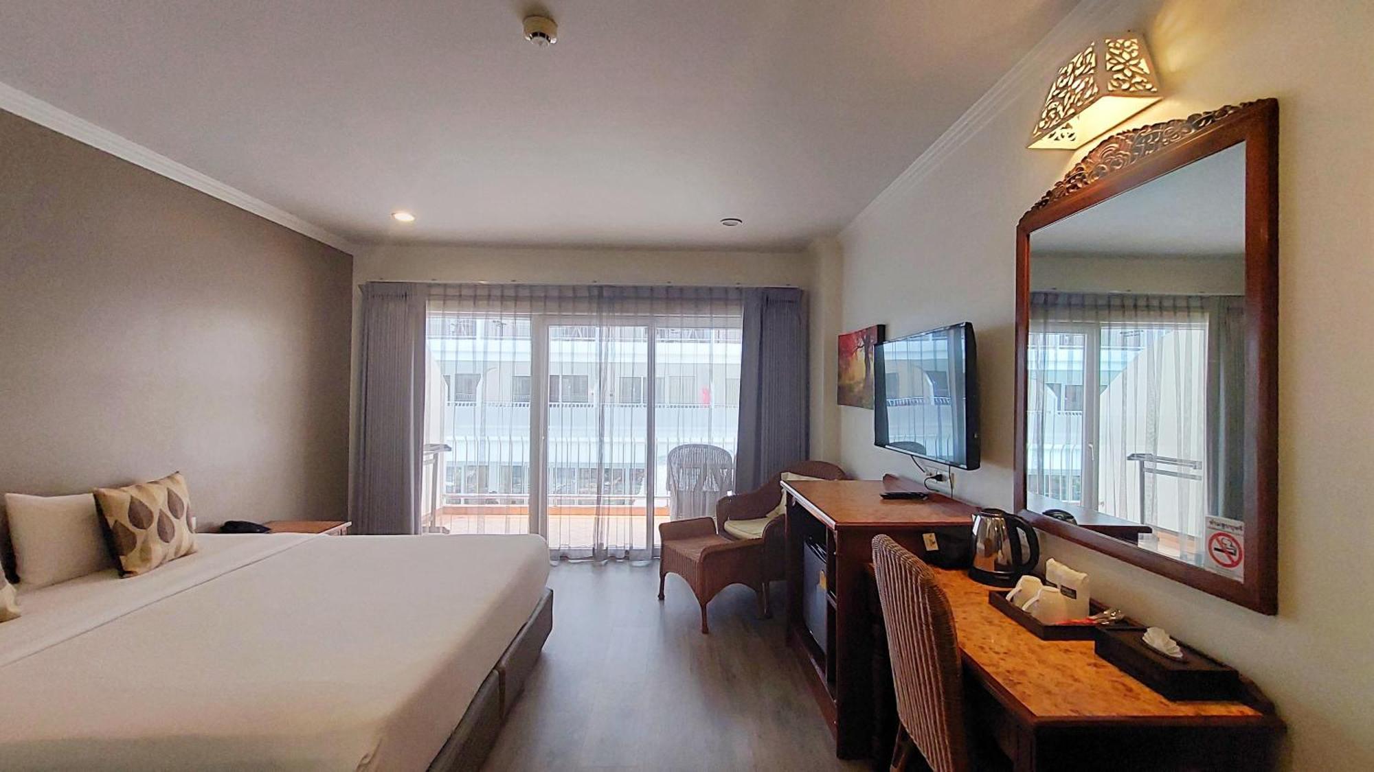 Sabai Wing Hotel 4*